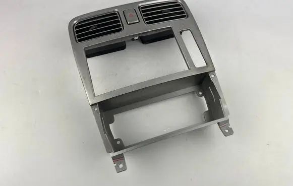 Subaru Forester SG Dash center air vent grill