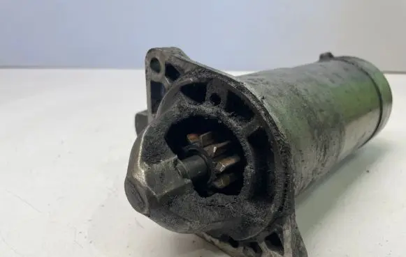 Opel Zafira B Starter motor 55353857