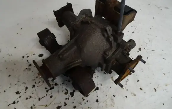 Suzuki Grand Vitara II Front differential 