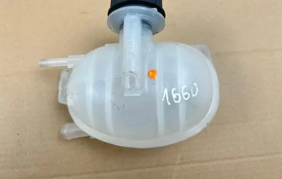Coolant expansion tank/reservoir