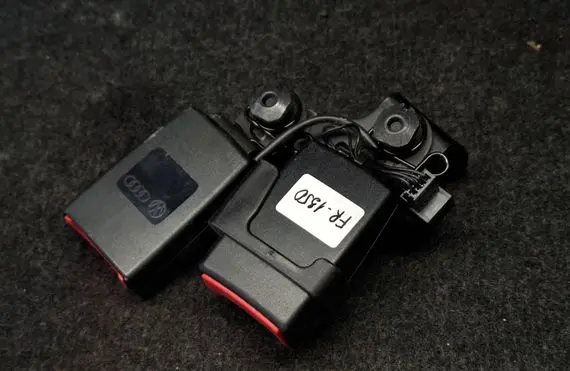 Audi A6 S6 C7 4G Rear seatbelt buckle 4G0857739A