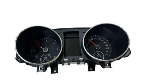 Volkswagen Golf VI Speedometer (instrument cluster) 5K0920870G 1005021028
