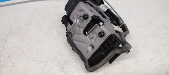 BMW X6 F16 Front door lock 7281948 A046465 18283810