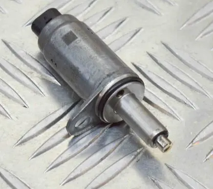 Volkswagen Tiguan Turbo solenoid valve 06E103697M