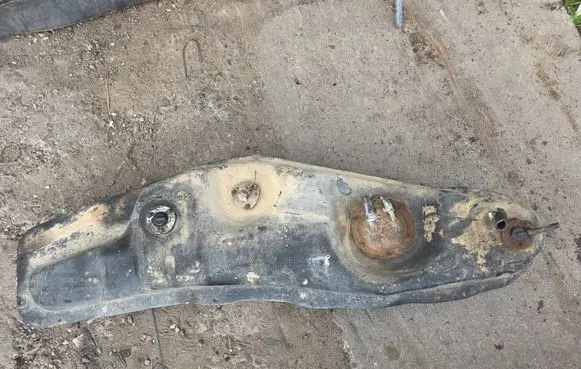 Mitsubishi Pajero Fuel tank