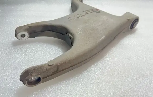 Audi A7 S7 4G Rear upper control arm/wishbone 8R0505312F