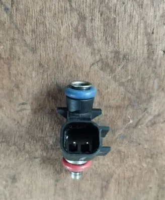 Chrysler Town & Country V Fuel injector 05184085AC