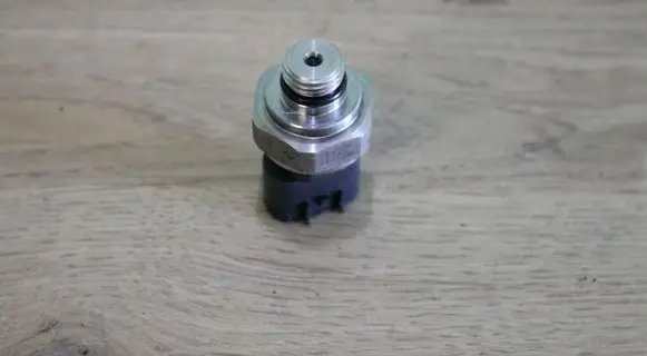 Toyota Corolla Verso AR10 Oil pressure sensor 8944851010