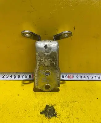 Chevrolet Captiva Front door upper hinge 