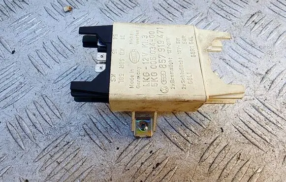 Audi Cabriolet B3 8G Other relay 857919471