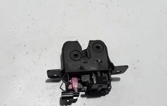Dacia Sandero Loading door lock 905037373R
