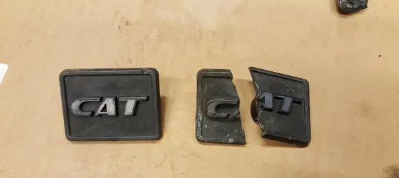 Volkswagen Golf II Fender model badge letters 