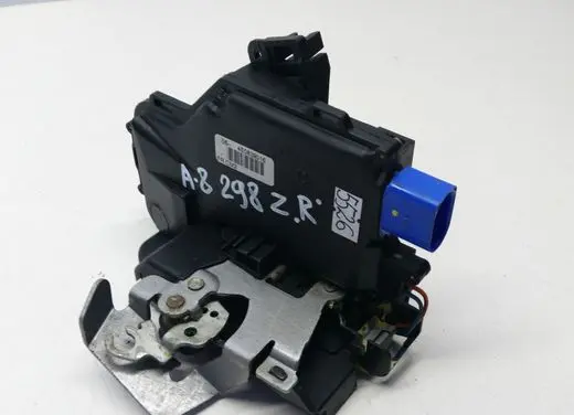 Audi A8 S8 D3 4E Rear door lock 4E0839016