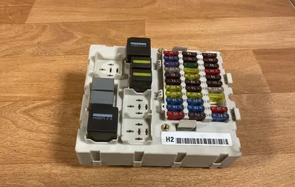 Ford Focus Fuse module 2M5T14A073BD 518783303