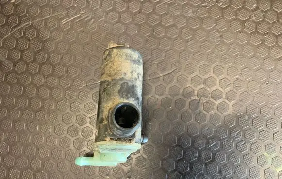 Land Rover Range Rover Sport L320 Windscreen/windshield washer pump 5M05 21703