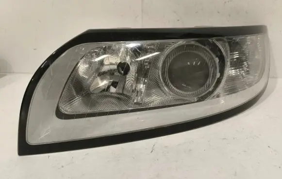 Volvo V50 Headlight/headlamp 31265694