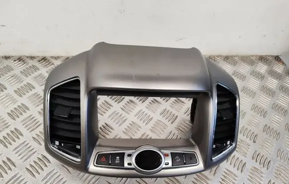 Chevrolet Captiva Dash center air vent grill 20865682