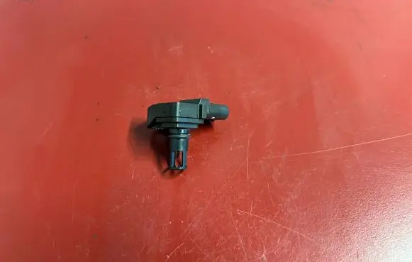 BMW X6 G06 Air pressure sensor 8637900