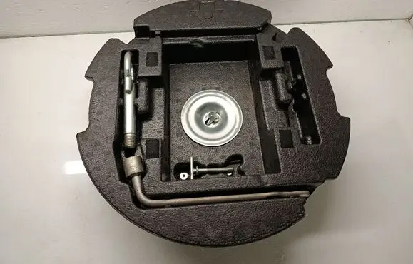 Mazda CX-7 Tool set EH4468802