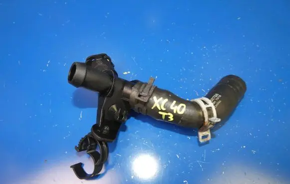 Volvo XC40 Engine coolant pipe/hose 31368788 AD05H