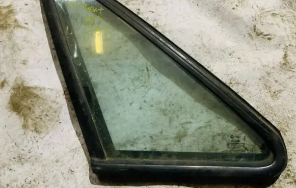 Volkswagen PASSAT B3 Rear side window