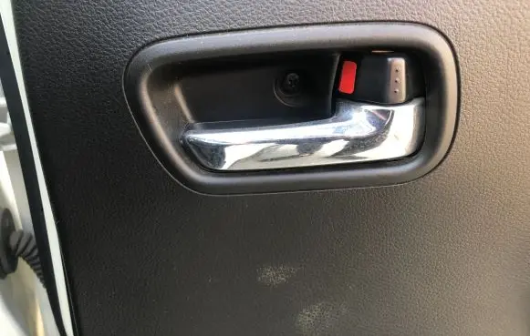 Suzuki Ignis Rear door interior handle