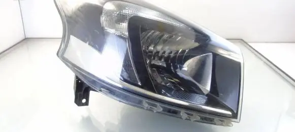 Opel Vivaro Headlight/headlamp 1LE011565