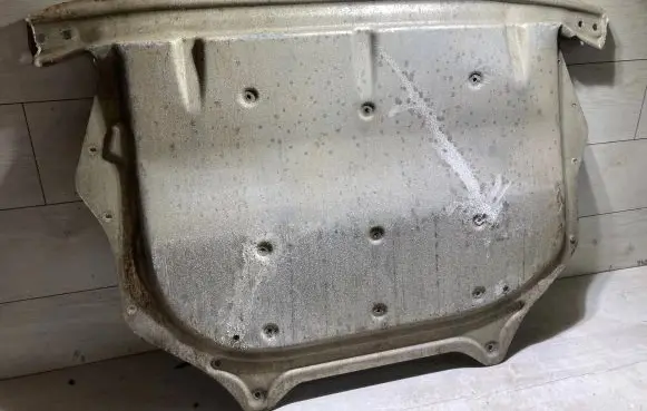 Volkswagen Beetle A5 Engine splash shield/under tray