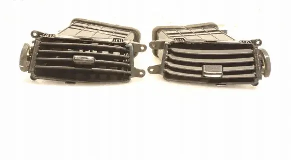 Hyundai i30 Dashboard air vent grill cover trim 