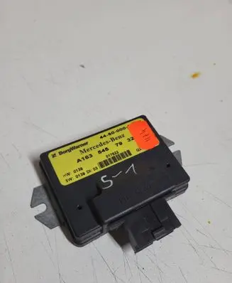 Mercedes-Benz ML W163 Transfer box differential control unit A1635457932 4450000 017522