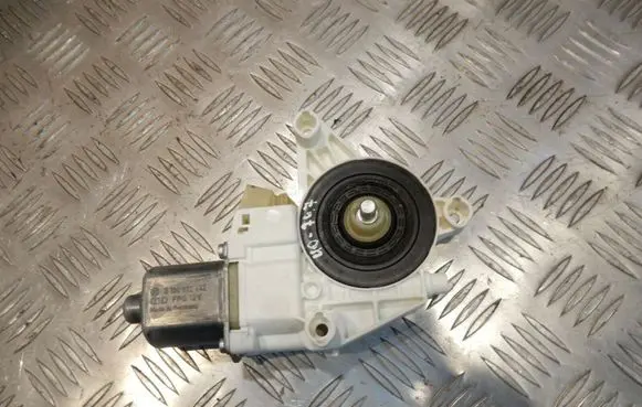 Mercedes-Benz C AMG W204 Rear door window regulator motor A2048200642 MERCEDESBENZ 40747773