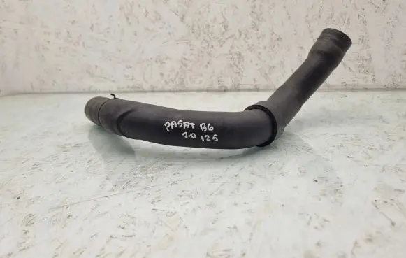 Volkswagen PASSAT B6 Engine coolant pipe/hose 3C0121101BM