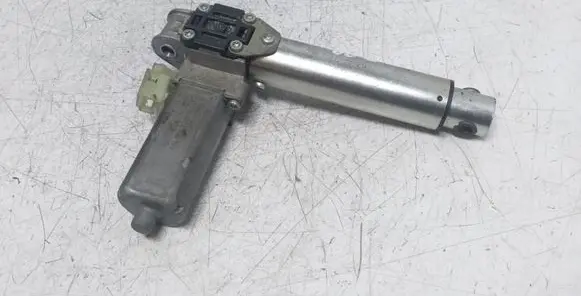 BMW 5 E60 E61 Seat adjustment motor 8321087 0390203234