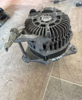 Subaru XV I Generator/alternator 23700AA731