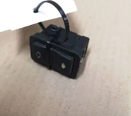 BMW 5 E39 Electric window control switch 8368974