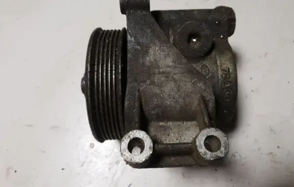Renault Laguna I Power steering pump 7846075