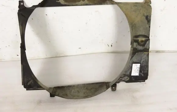 Mitsubishi L200 Radiator cooling fan shroud