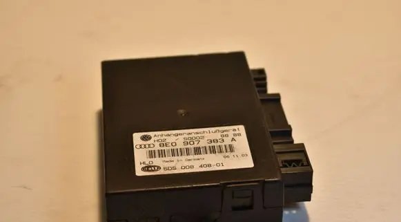 Volkswagen Touareg I Tow bar trailer control unit/module 8E0907383A