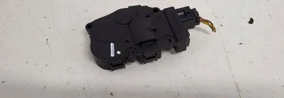 BMW 1 E81 E87 Air flap motor/actuator EFB332 02122009 CZ1139300711