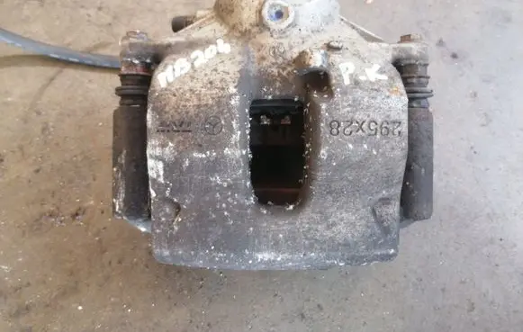 Mercedes-Benz C W204 Front brake caliper