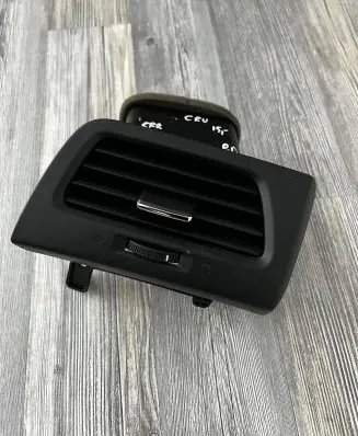 Honda CR-V Dashboard side air vent grill/cover trim 77630TA0A01021