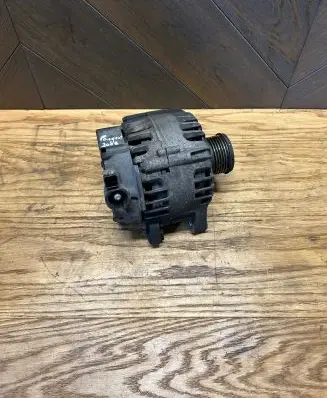 Peugeot 2008 I Generator/alternator 9818677980 2713135A 517134874