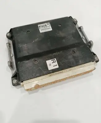 Toyota Avensis T270 Engine control unit/module 8966144610 2120005320