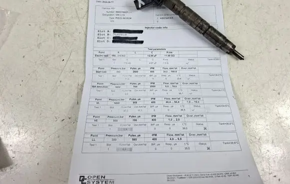 BMW 1 E81 E87 Fuel injector 0445116001 7797877