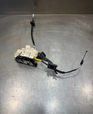 Audi A4 S4 B8 8K Rear door lock 8K0839016