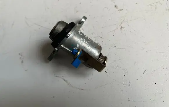 Mitsubishi Colt Tailgate exterior lock 