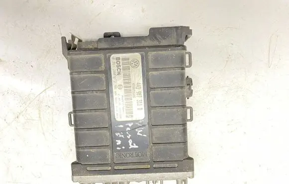 Volkswagen Golf II Engine control unit/module 443907311D