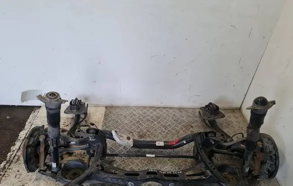 Volkswagen Golf VII Rear axle beam GALINISTILTAS