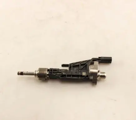 BMW X5 G05 Fuel injector 8656548