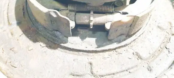 KIA Carnival Handbrake/parking brake pads 